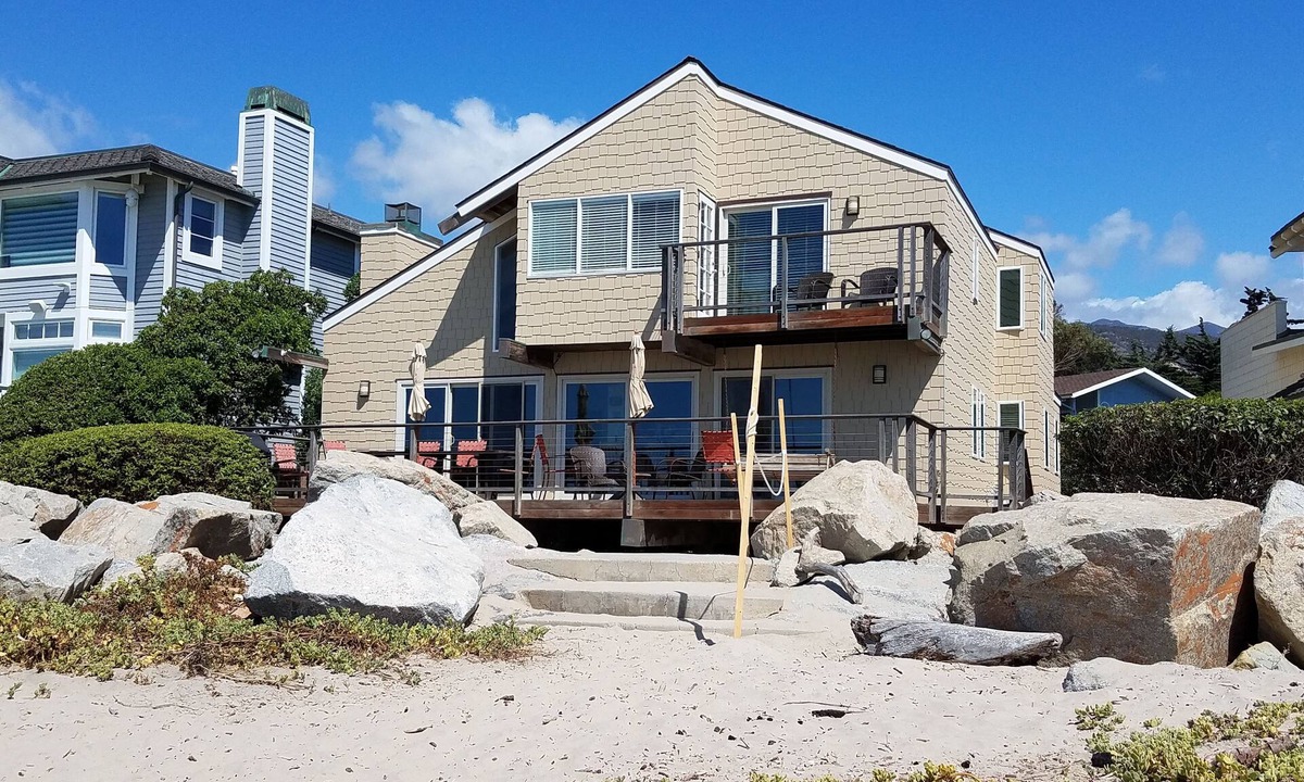 Toro Canyon House | On the Sand in Carpinteria