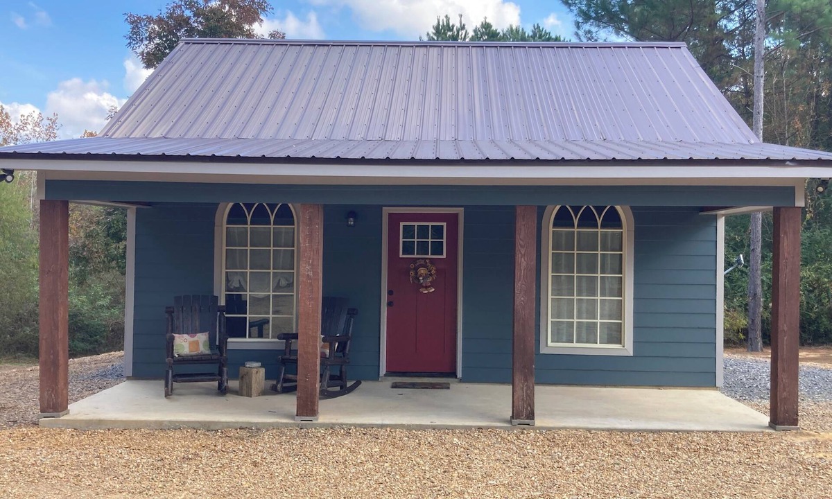 Union Church Cabin | One bedroom cabin in Jefferson County, close to the Homochitto Forest.