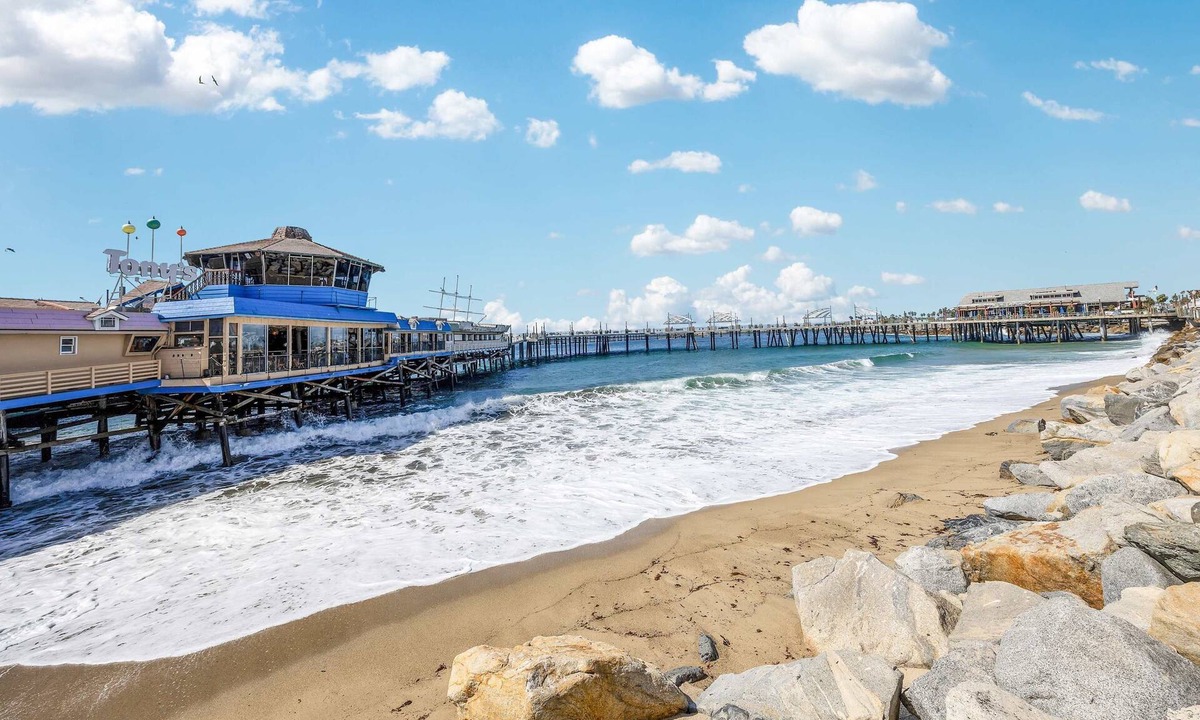 South Redondo Apartment | Oneluxstay 3BR Home Near the Beach