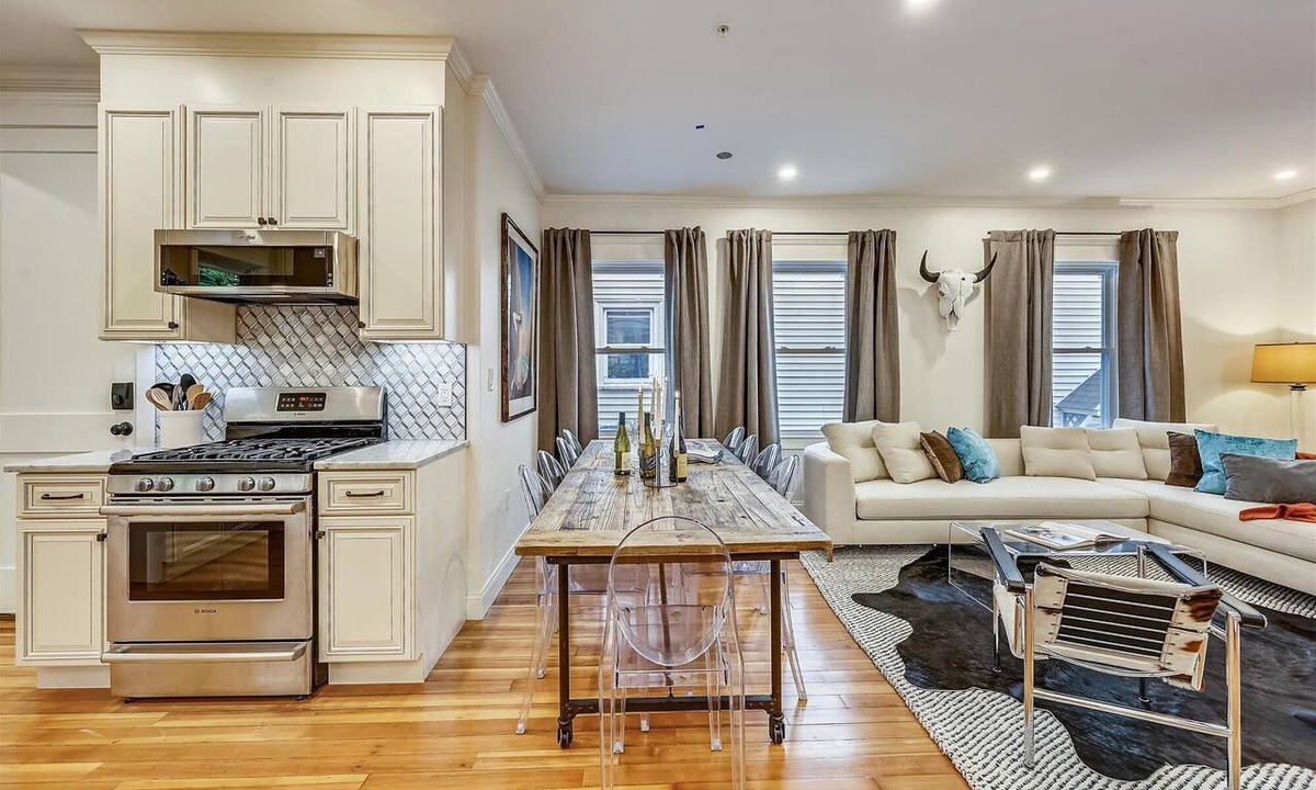 Forest Hills - Woodbourne Condo | Open-Concept 5BR Condo | Jamaica Plain & T Walk