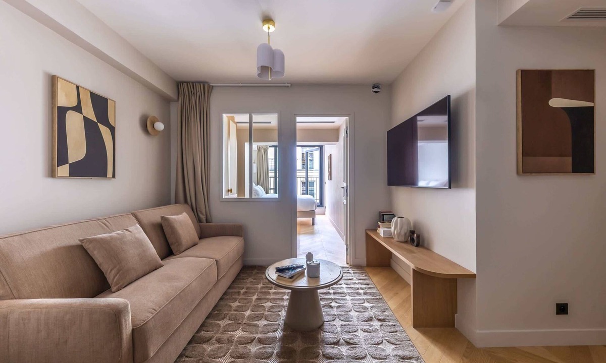Chaussee-d'Antin Apartment | Opera - One bedroom apt. with balcony in Paris