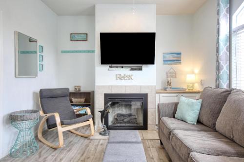 Oceano House | Pacific Plaza #608 - Oceano Getaway - 1BdrmUp-K-QSofa