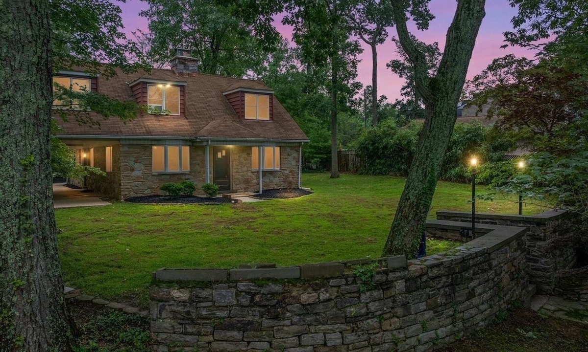 Lake Shore House | Paradise of Pasadena