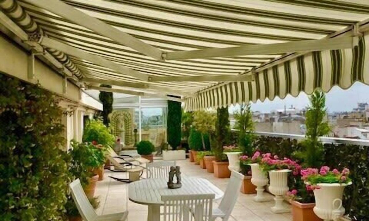 Porte-Dauphine Apartment | Paris Penthouse: Terraces with Eiffel & Arc Views