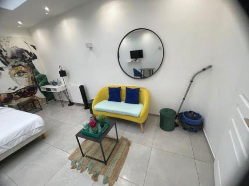Batignolles Apartment | Parisian Studio Retreat in Central Batignolles