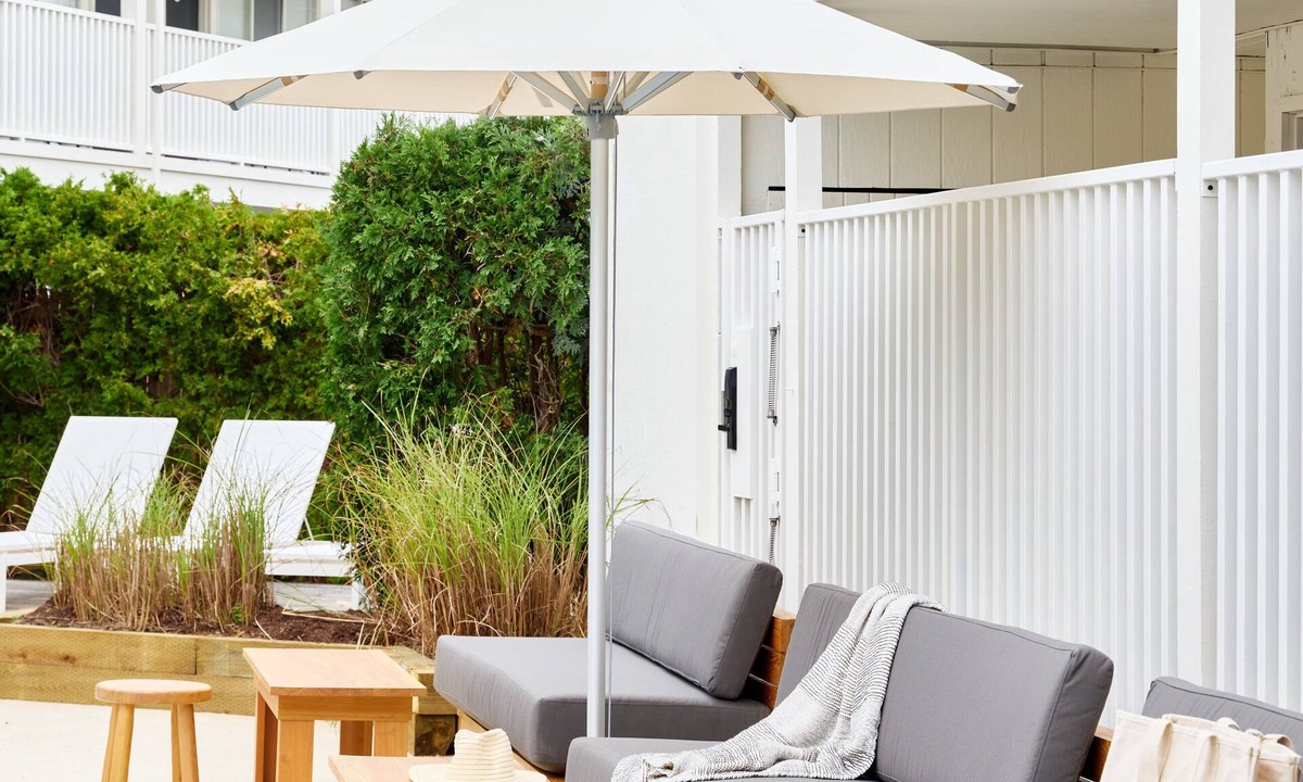 South Yarmouth Hotel | Parker Beach Lodge