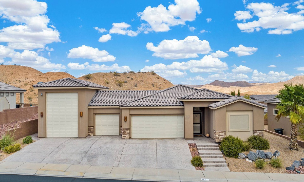 Mesquite House | Paws & Putts Oasis – Pool, Pets + RV Garage