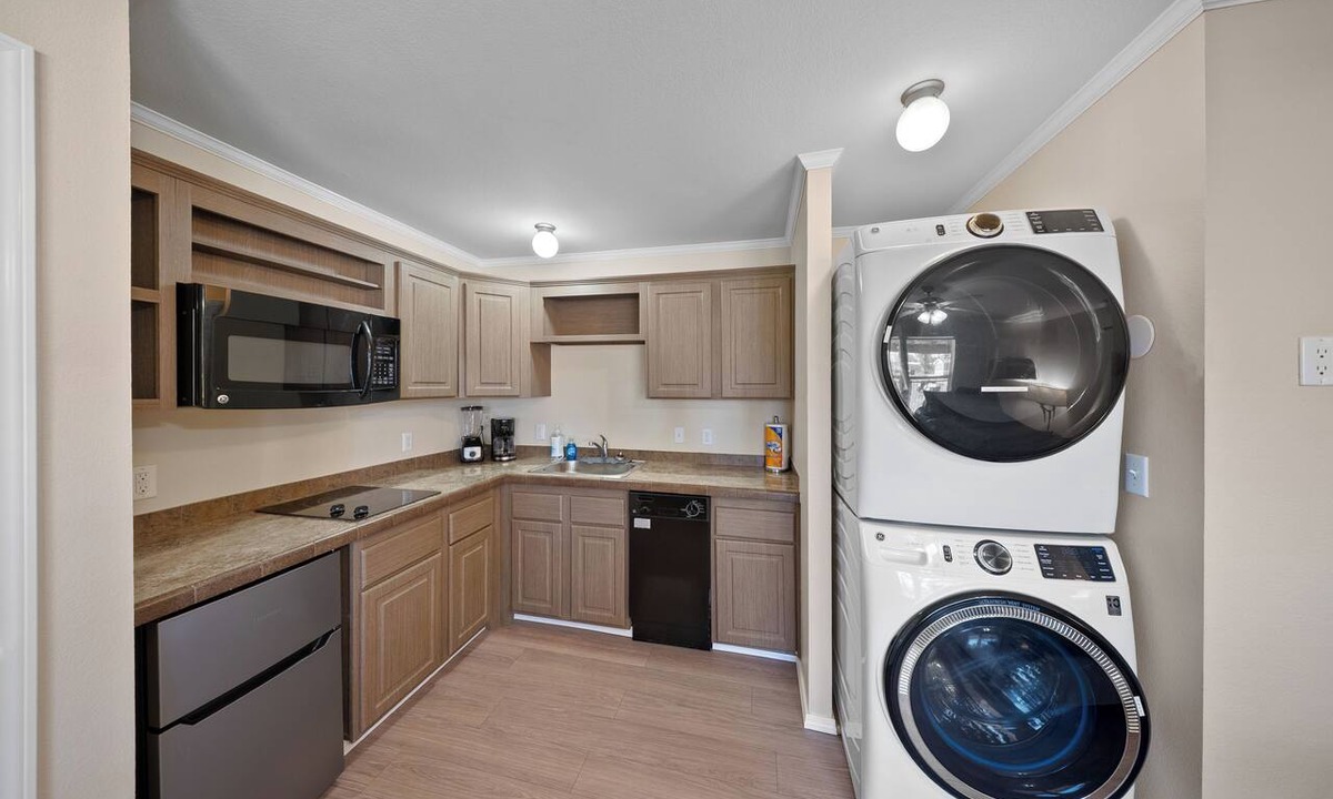 Sunshine Apartment | Peace Of Mind Rentals