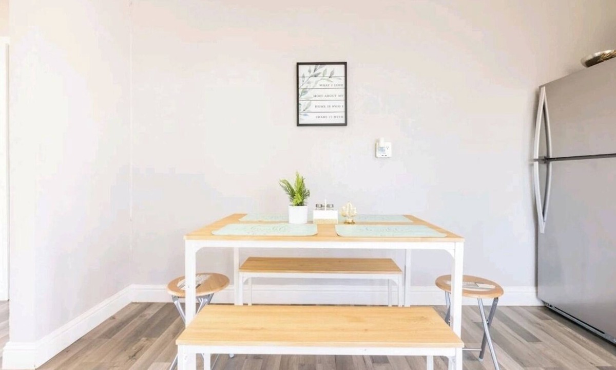 Oildale House | Peaceful 2-bedroom house with AC in Bakersfield