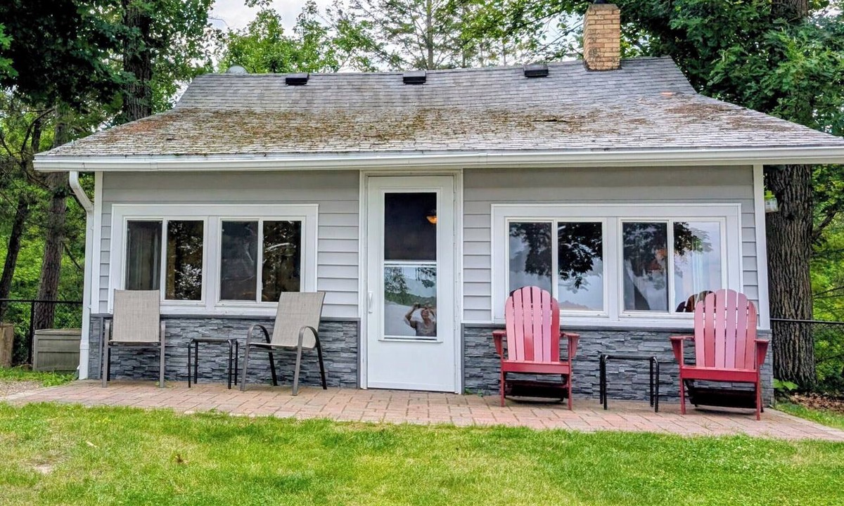 Walker Cabin | Peaceful lake front 3-bedroom cabin with Leech Lake access.