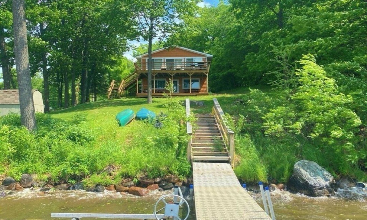 Isle Cabin | Peaceful MilleLacs Lakefront Cabin. Dog-Friendly!