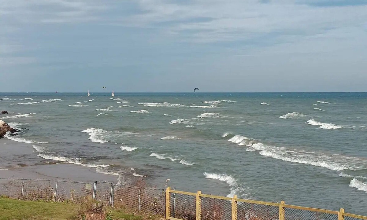 Sheboygan House | Pelican Point - Private Retreat - just 4 miles to downtown Sheboygan