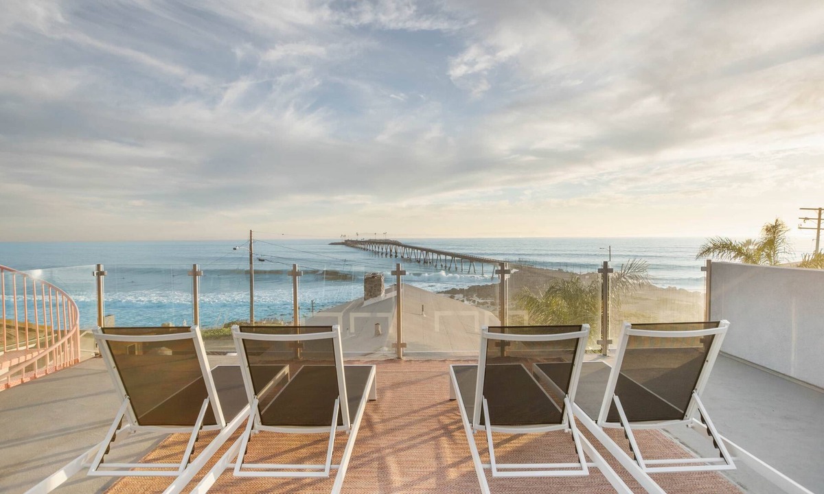 Mussel Shoals House | Penthouse Surfside Oasis 3BD in Mussel Shoals