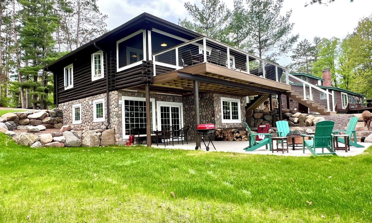 Hayward Cabin | Perfect sand beach frontage on the famous Chippewa Flowage!