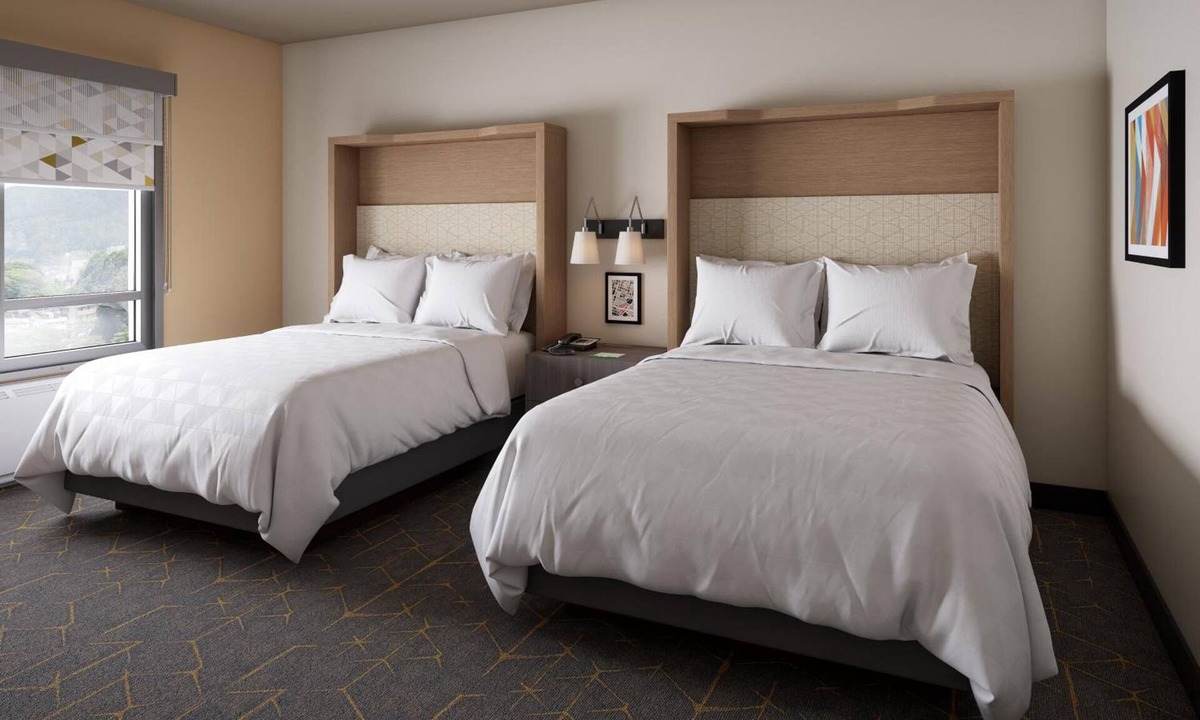 Barstow Hotel | Pet-Friendly Room w/Free Breakfast - Great for Road Trippers & Nature Lovers