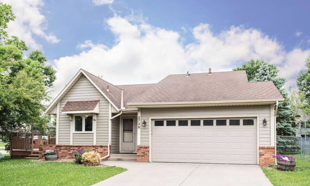 Woodbury House | Pet-Friendly Woodbury Home Near Downtown St. Paul