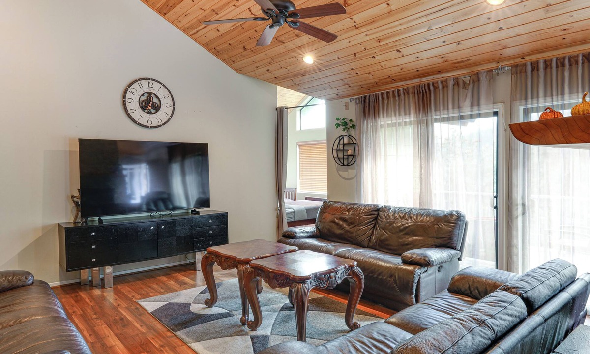 Frazier Park House | Pine Mountain Club Home w/Beautiful View!