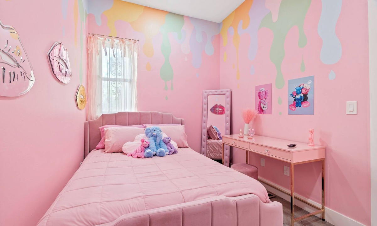 North Philadelphia West House | Pink Mini Unit With Pool in Philly