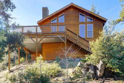 Pine Mountain Club House | PMC Mountainside Cabin: Hit the Trails, Play Pool!