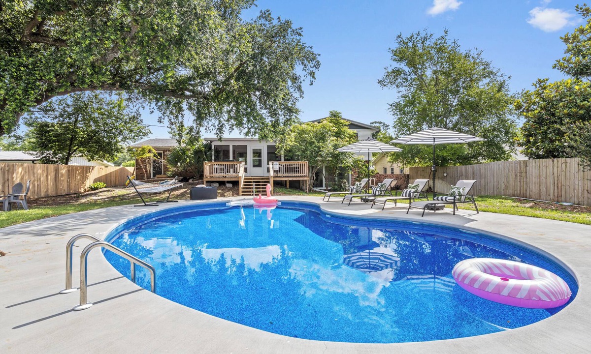 Mississippi City House | POOL! Close to the Beach and Downtown! BBQ! Game Room!