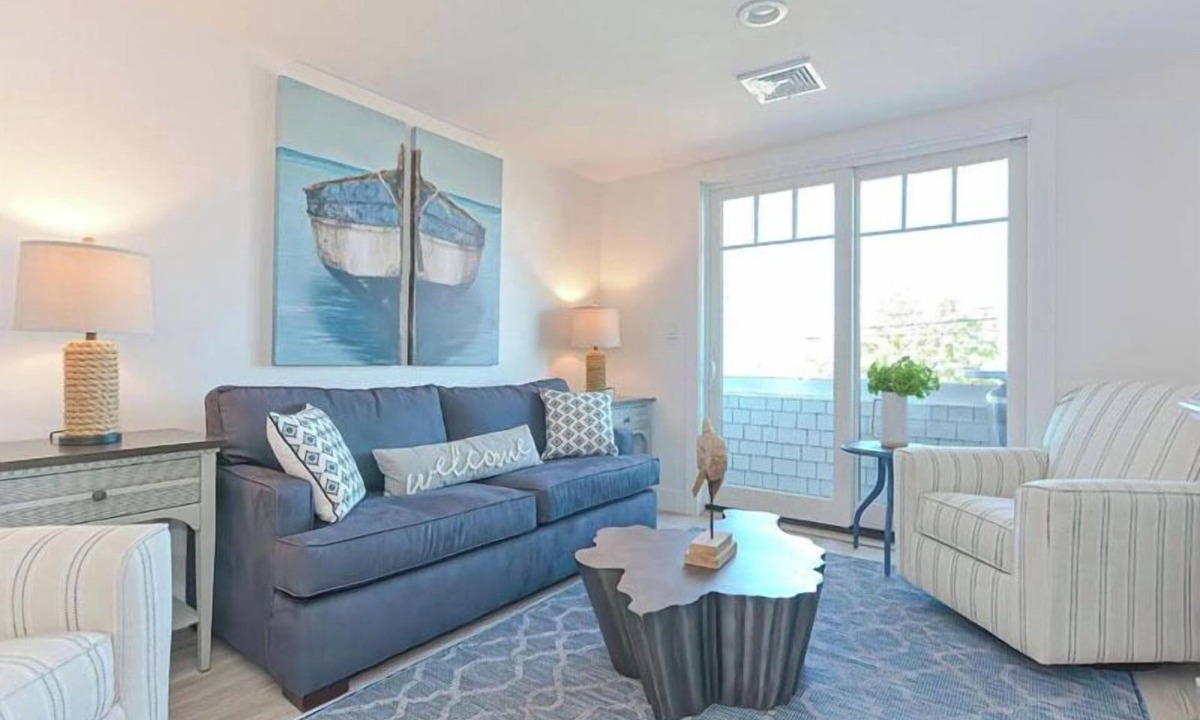Plymouth Cultural District Apartment | Premier Ocean View Corner Condo (750S.F.)