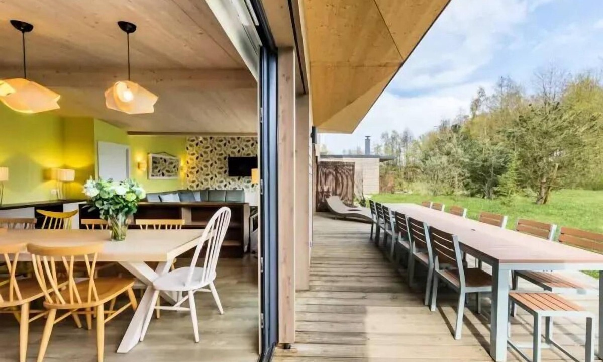 Bailly-Romainvilliers House | Premium 5-Bedroom Cottage for 8 People