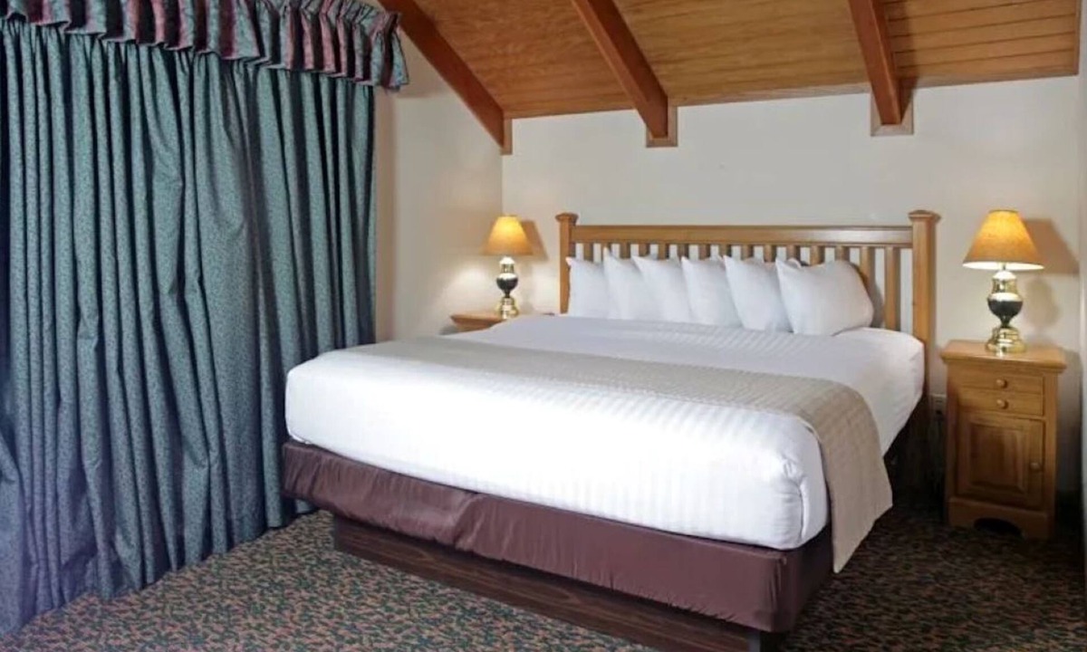 Breezy Point Resort | PRICE REDUCED for 3-bedroom cabin at Breezy Point Resort July 26-Aug 2