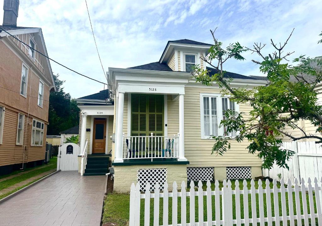 Freret Villa | Prime Uptown Villa with Backyard and EV Parking
