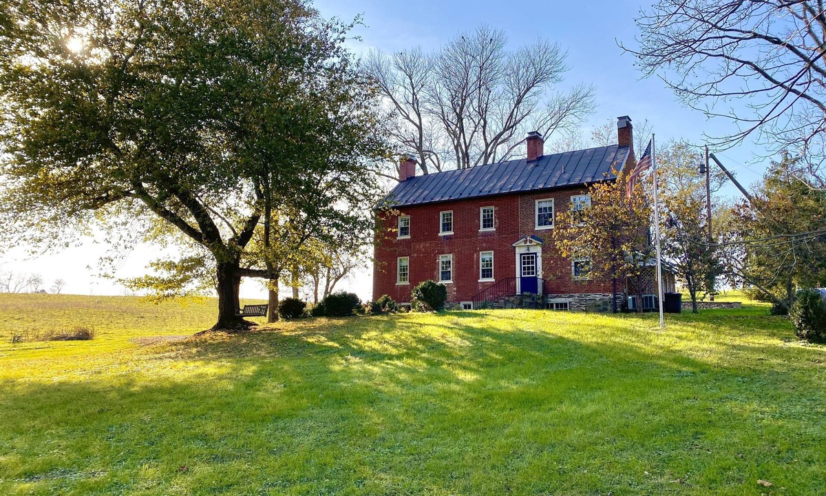 Hamilton House | Private 18th Century Farmhouse in Virginia Wine Country with Hot Tub
