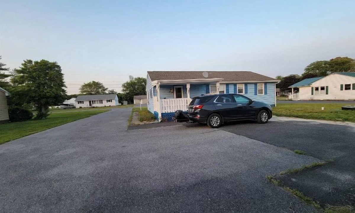 Dagsboro House | Private 3-bedroom ranch, 10 miles from Bethany Beach, on a dead-end street.