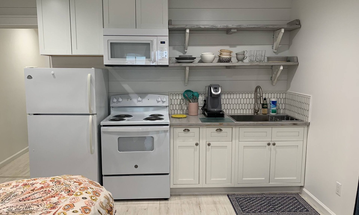 Simi Valley Apartment | Private and dog friendly!