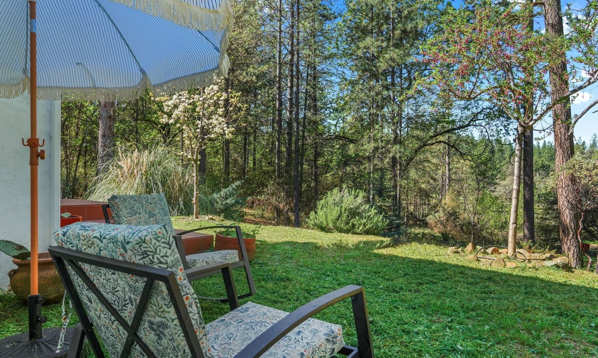 Oregon House House | Private Art House: Sauna + Hot Tub: Close to Lakes