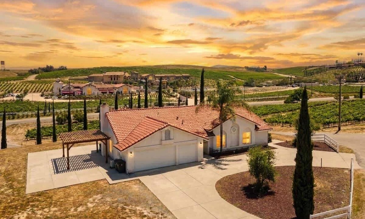 Temecula House | Private Temecula Getaway | Walk to Wineries