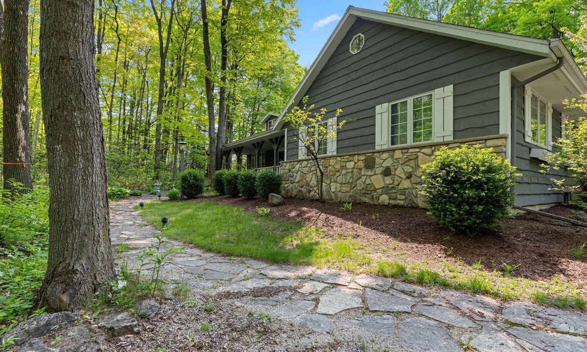 Sister Bay Cabin | Private wooded lot- Your Perfect Getaway just north of Sister Bay