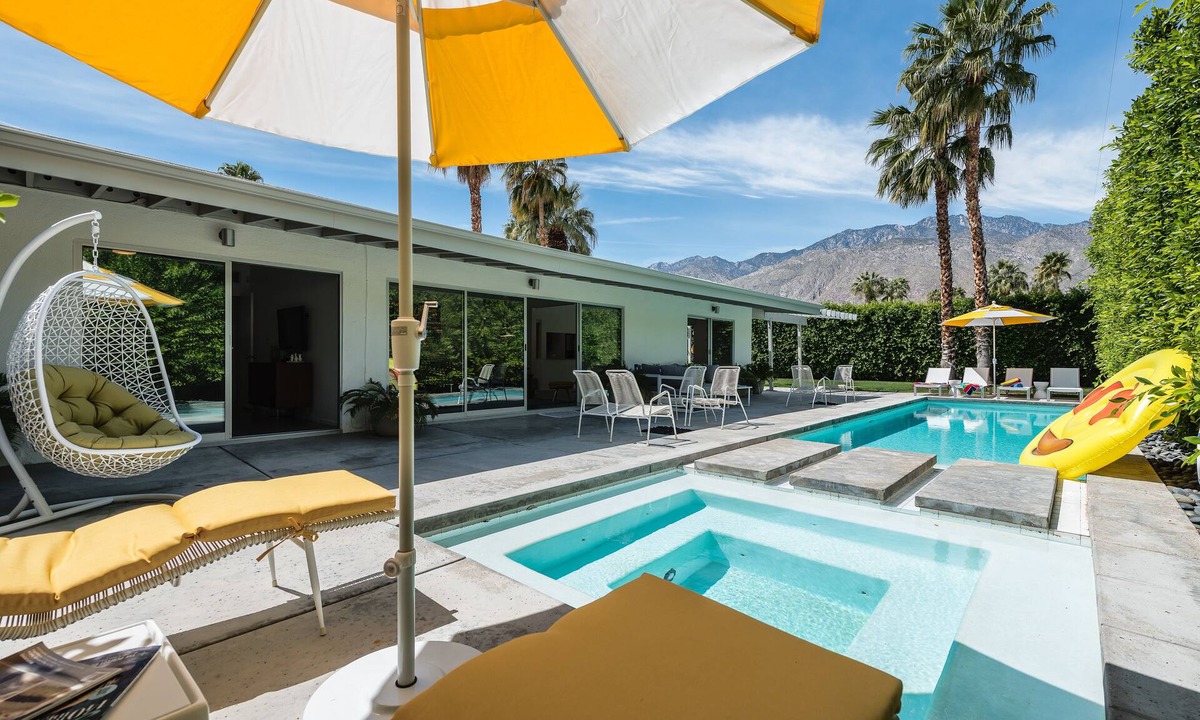 Palm Springs House | PS AmadoMio: Iconic Mid-Century Style and Architecture