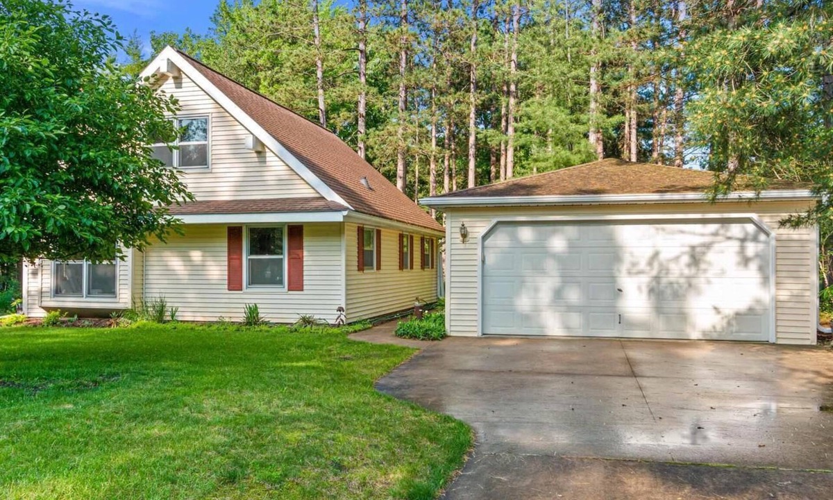 Nekoosa Cabin | QUAINT LAKE FRONT CABIN ON LAKE SHERWOOD