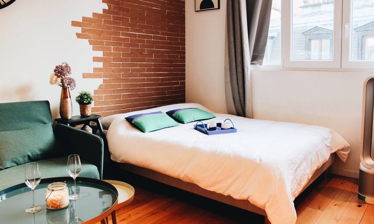Grenelle Apartment | Quiet, cozy studio 2 minutes from the Eiffel Tower