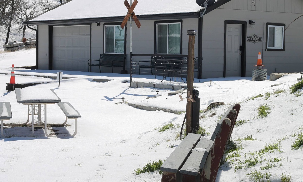 Keene House | "Quinn"tessential RailFan Accommodations 4 People 13& up. 2 Bedroom, 1 Bathroom