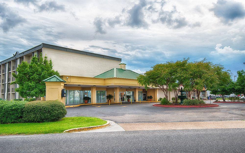 Metairie Hotel | Ramada by Wyndham Metairie New Orleans Airport