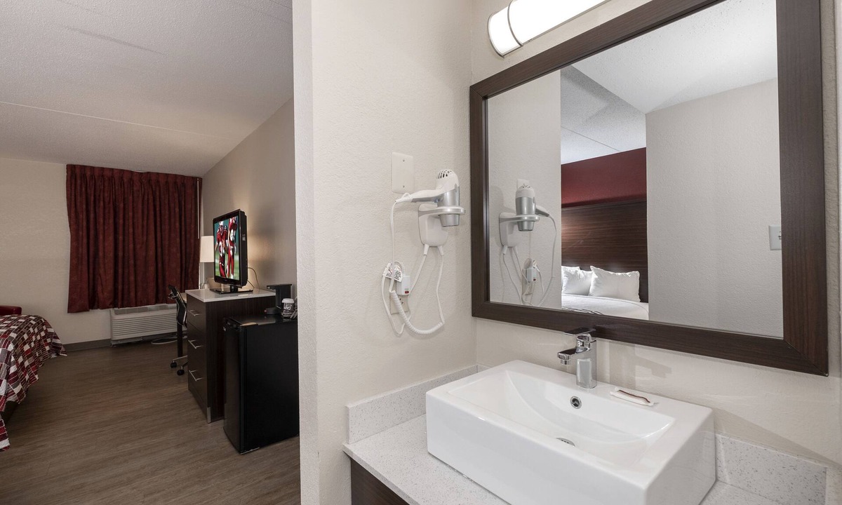Leesburg Hotel | Red Roof Inn Leesburg, VA