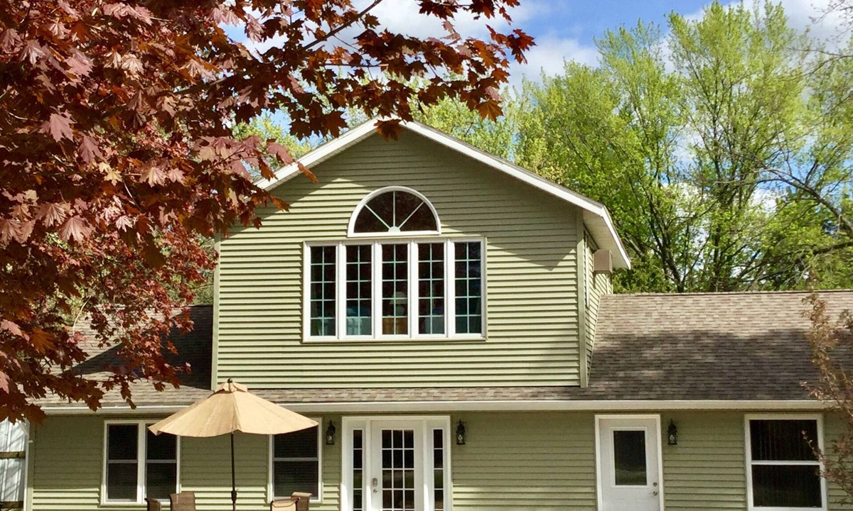 Waupaca House | Relax in Waupaca and the Chain O Lakes.