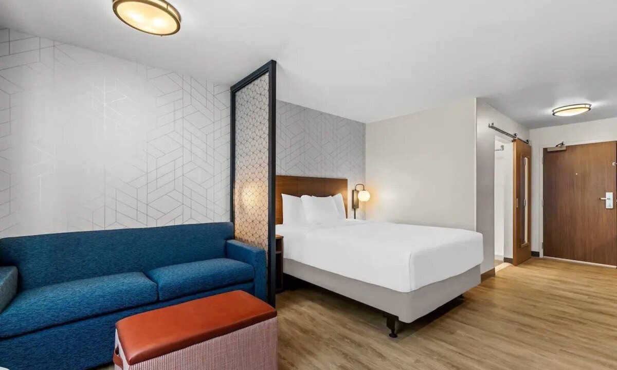 Temecula Hotel | Relax & Unwind in Spacious Suite w/Free Parking | Miramonte Winery - 5.2 miles