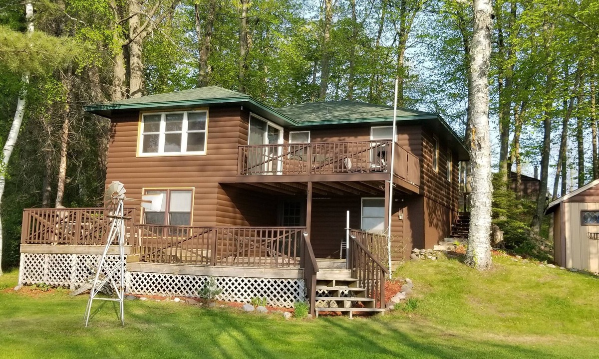 Finlayson Cabin | Relaxing lakeside cabin, 3BR, 2.5 Bath, dock, fire pit, boats, dog friendly