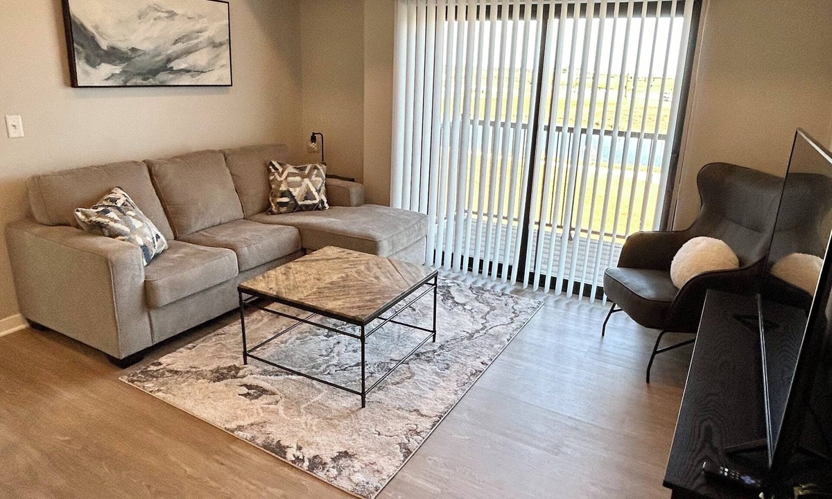 Waukee Apartment | Relaxing Retreat with Gym and Game Room
