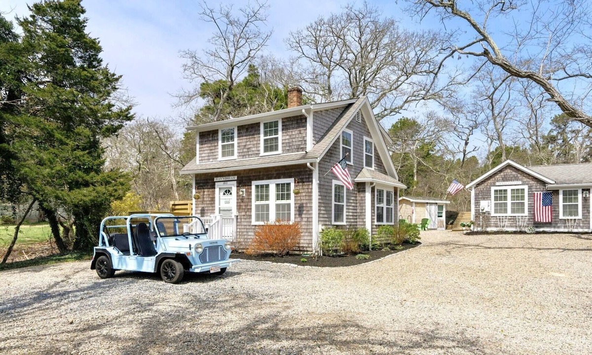 South Chatham House | Renovated Chatham Compound on Bike Path, Less Than a Mile to the Beach