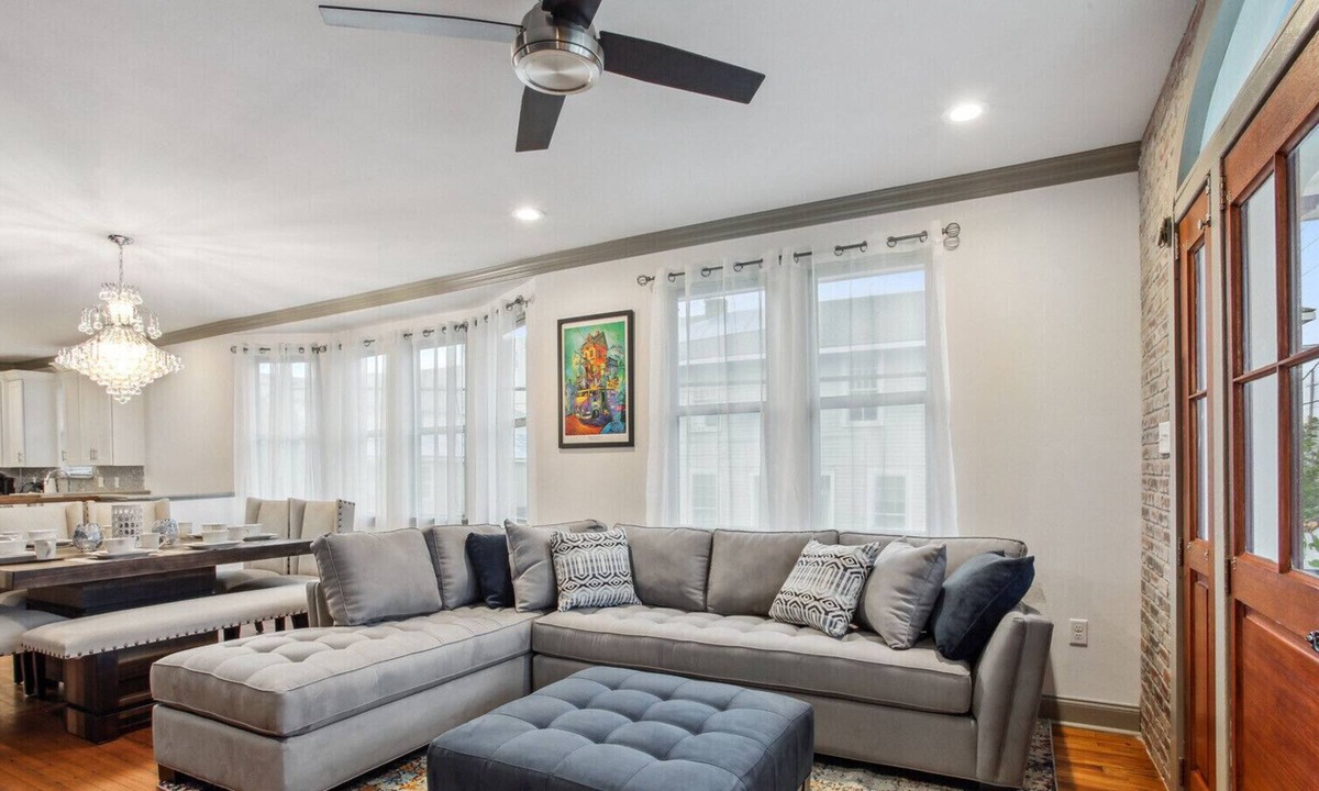 Broadmoor House | Rent My NOLA Sapphire, 5BR Modern Beauty!