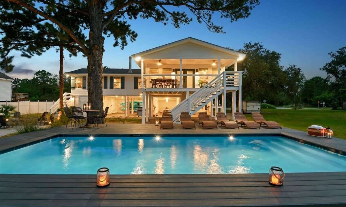 Shoreline Park House | Restful Retreat with Heated Pool & Game Room