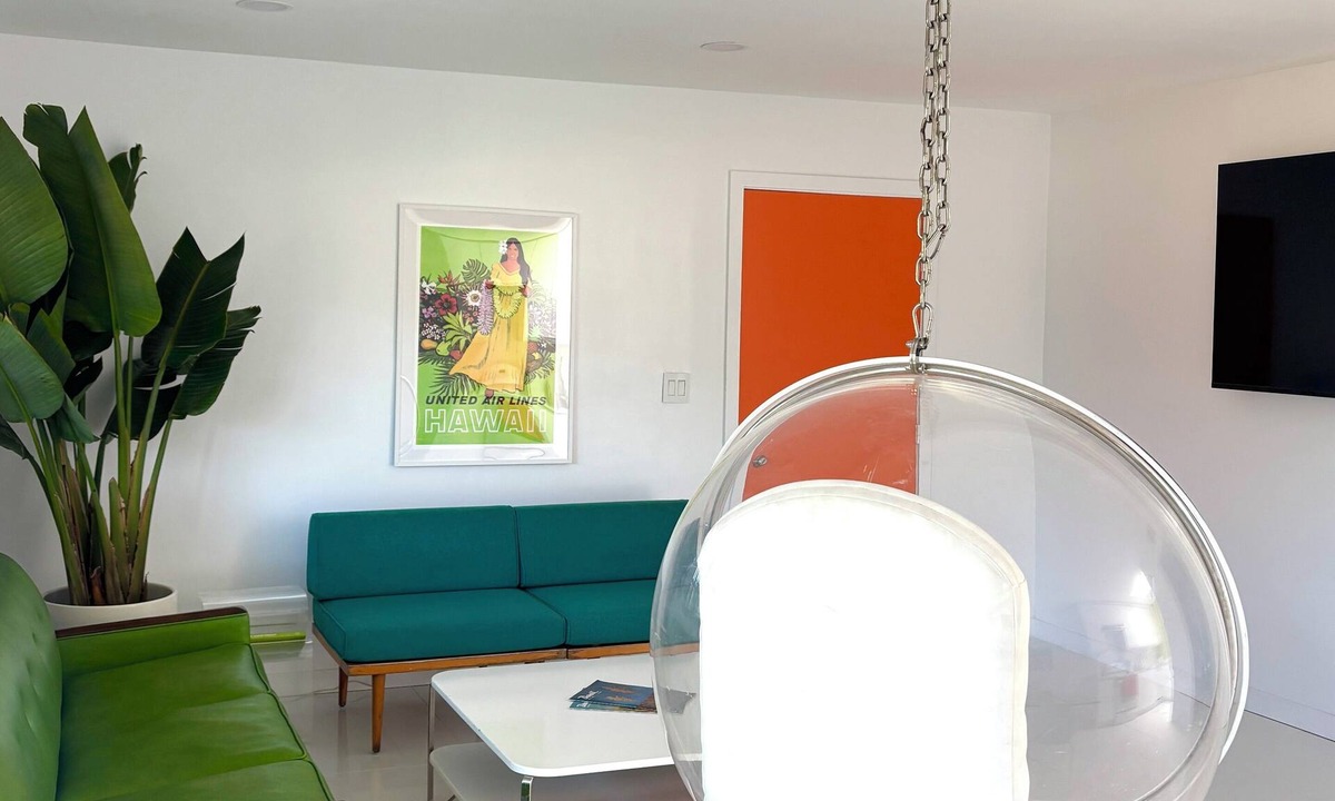 Borrego Springs Condo | Retro Retreat w/Hot Tub + Sunset Views