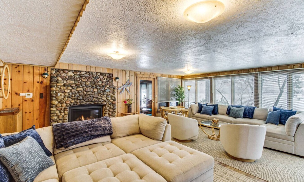 Brainerd House | Rice Lake Lodge and Cabin with Dock Fire Pit Views