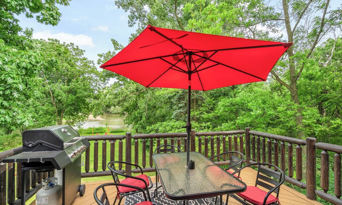 Cherry Valley Cabin | Riverside Cabin:Hot Tub+Sauna+King Beds Retreat